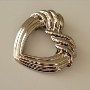 Scarf Clip 𝅺Silver Tone Heart Scarf Clip #0384
